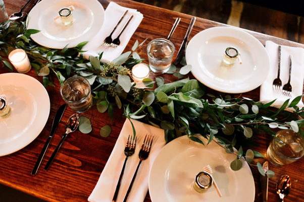 Buffet or Sit-Down Dinner: Choosing the Perfect Wedding Reception Style